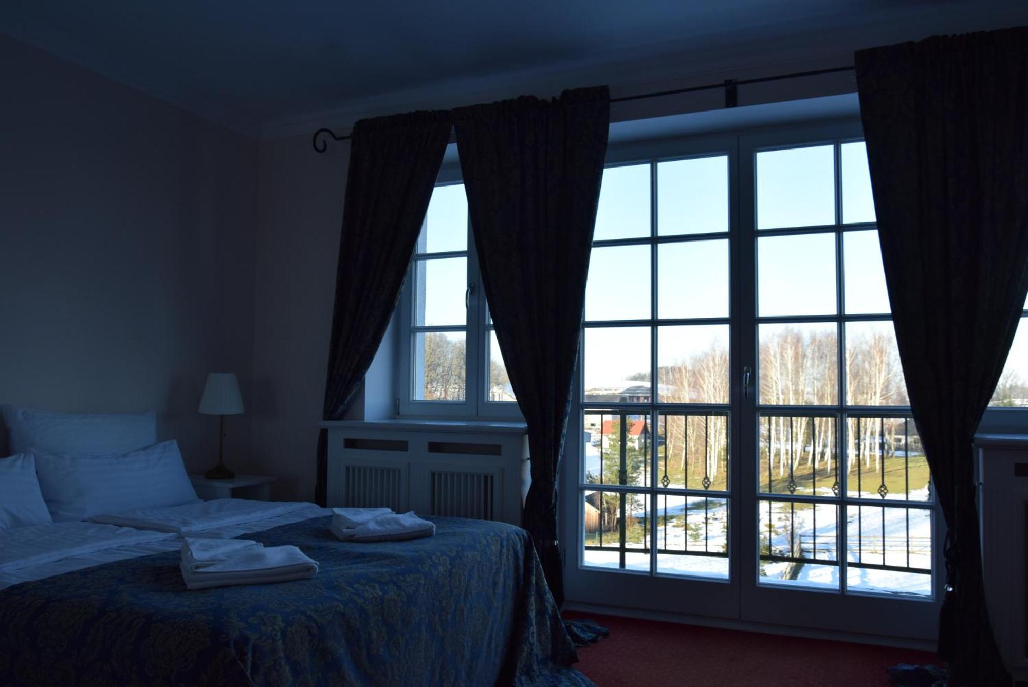 Palac I Folwark Nemino Sierakowice  Buitenkant foto