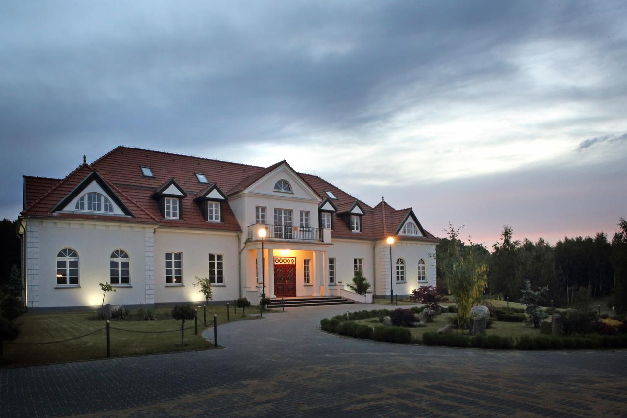 Palac I Folwark Nemino Sierakowice  Buitenkant foto