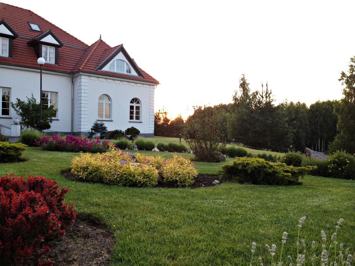 Palac I Folwark Nemino Sierakowice  Buitenkant foto