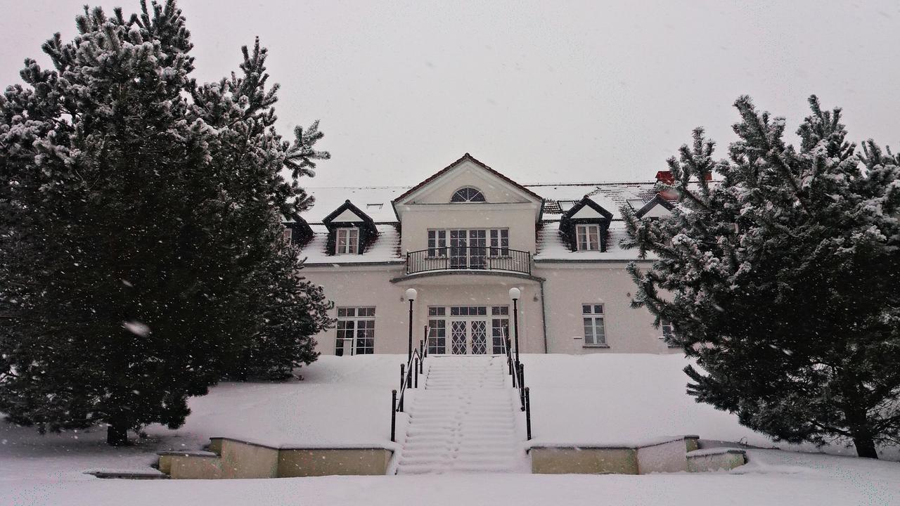 Palac I Folwark Nemino Sierakowice  Buitenkant foto