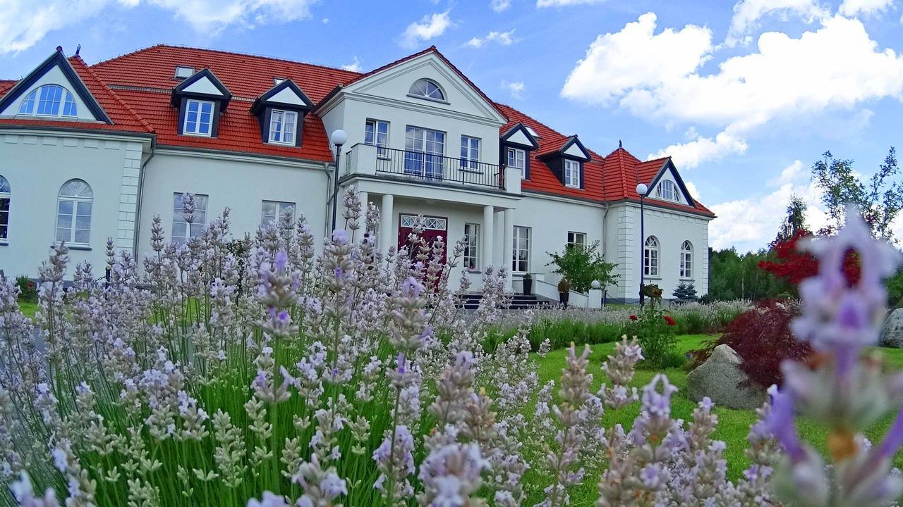 Palac I Folwark Nemino Sierakowice  Buitenkant foto